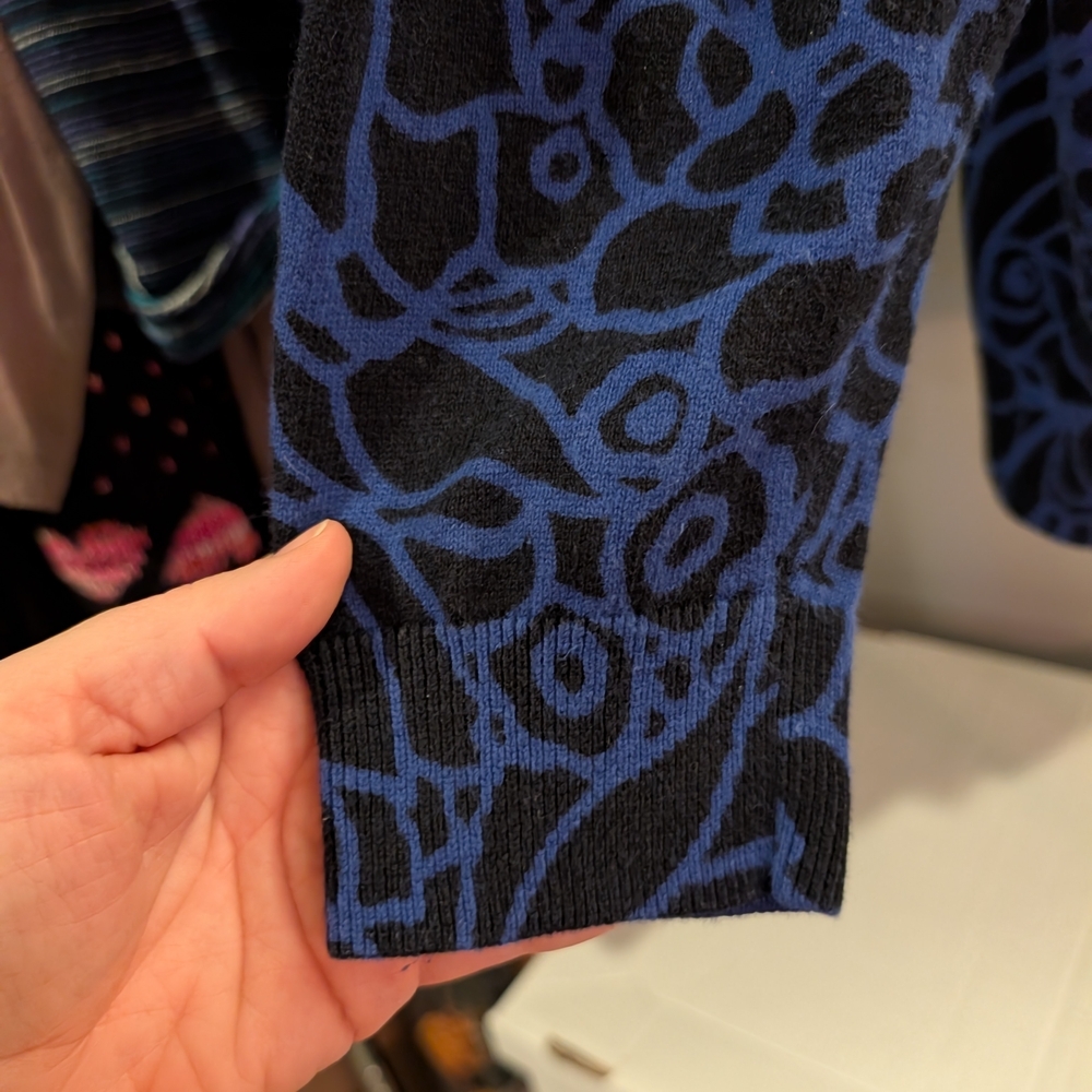 Talbots Woman Blue and Black Floral Patterned Cardigan Sweater in Size 1X - Picture 8 of 13